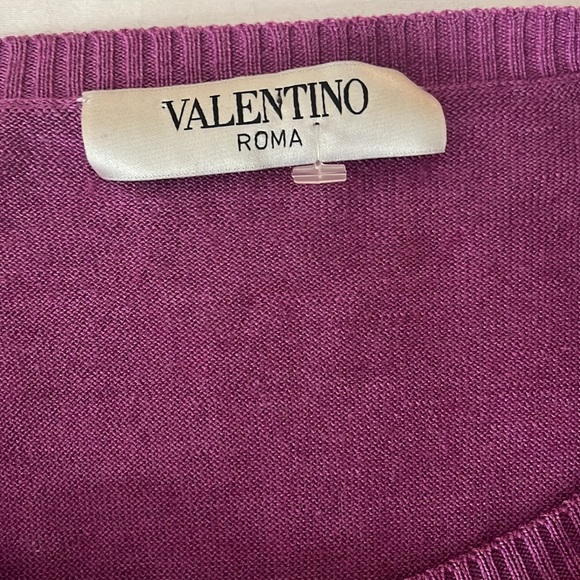 Valentino Fuscia Cashmere sleeveless sweater top with pearl buttons Size 42/6 - Picture 2 of 8